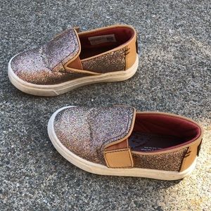 Toddler Size 8 Toms 👟